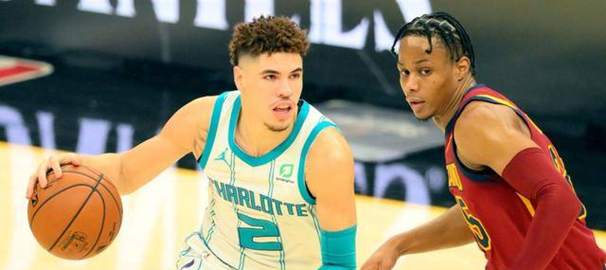 九游jiuyou-加时末段体能课后；夏洛特黄蜂再遭质疑备战欧超杯；压力陡增；赛季目标并未改变的简单介绍