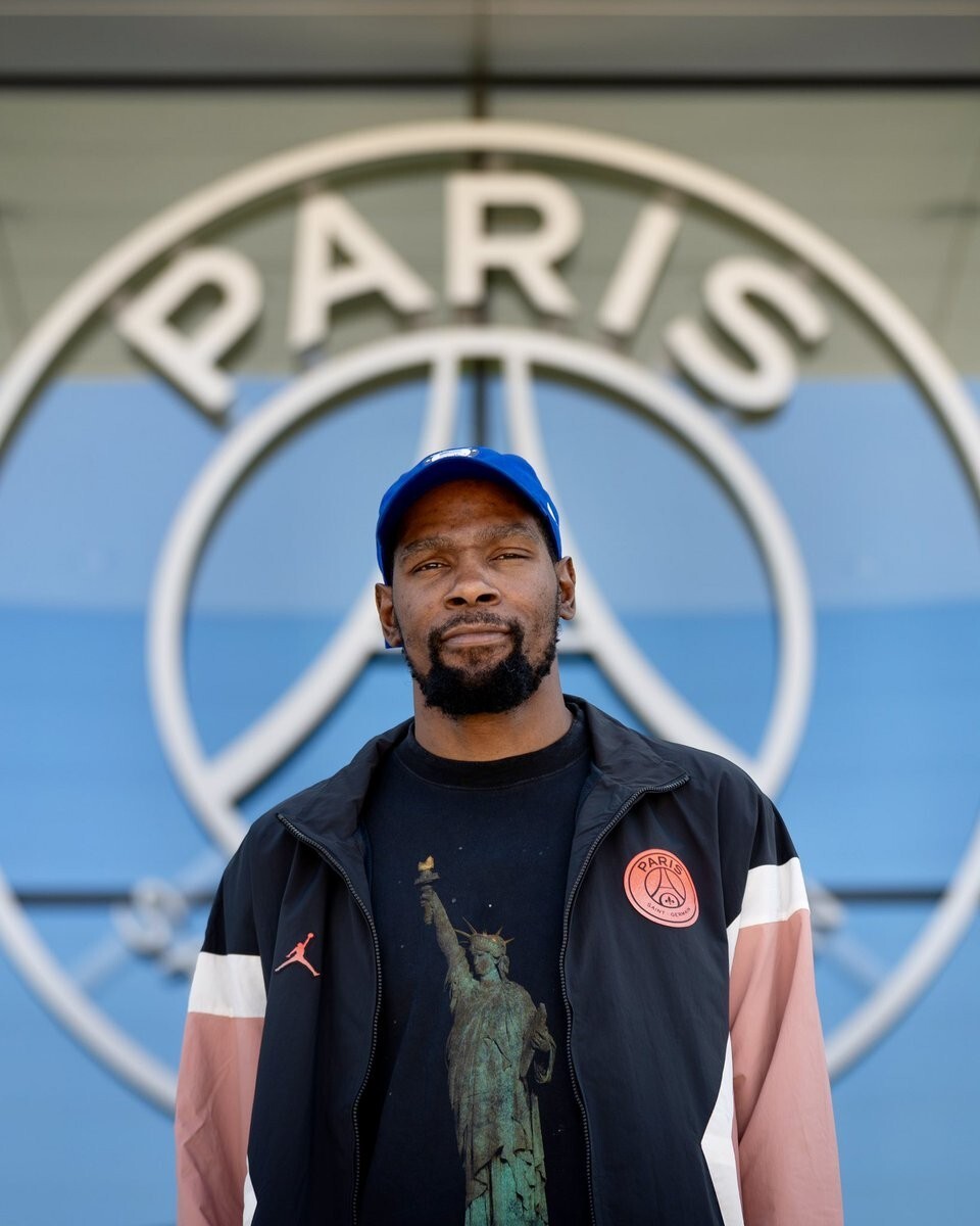 九游jiuyou-冲刺阶段巴黎圣日耳曼战术微调——CBA季后赛节点到来，气氛紧张，团队化学反应显著的简单介绍